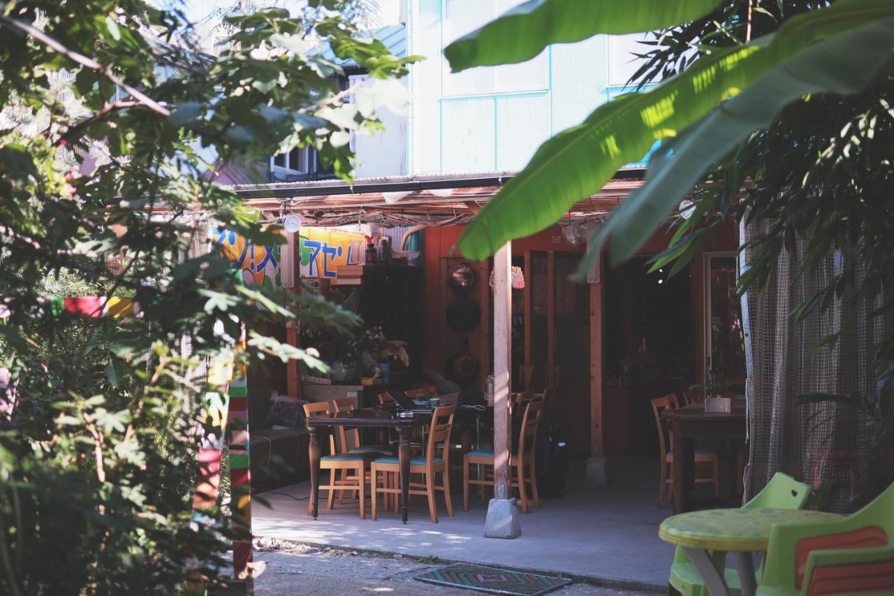 Kamagasaki University Of The Arts Cafe Garden Guest House Aka Cocoroom Osaka Exteriör bild