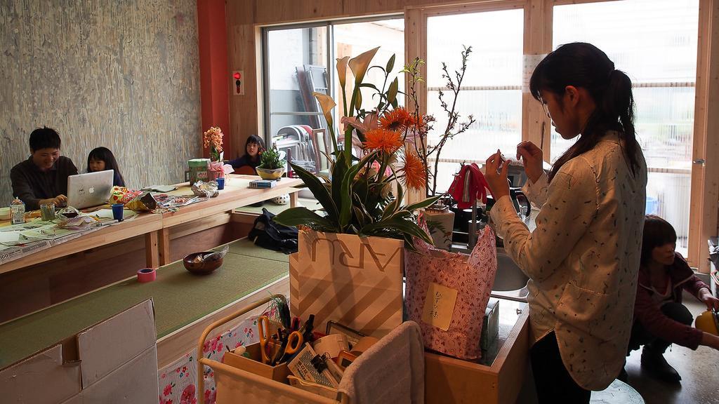 Kamagasaki University Of The Arts Cafe Garden Guest House Aka Cocoroom Osaka Exteriör bild